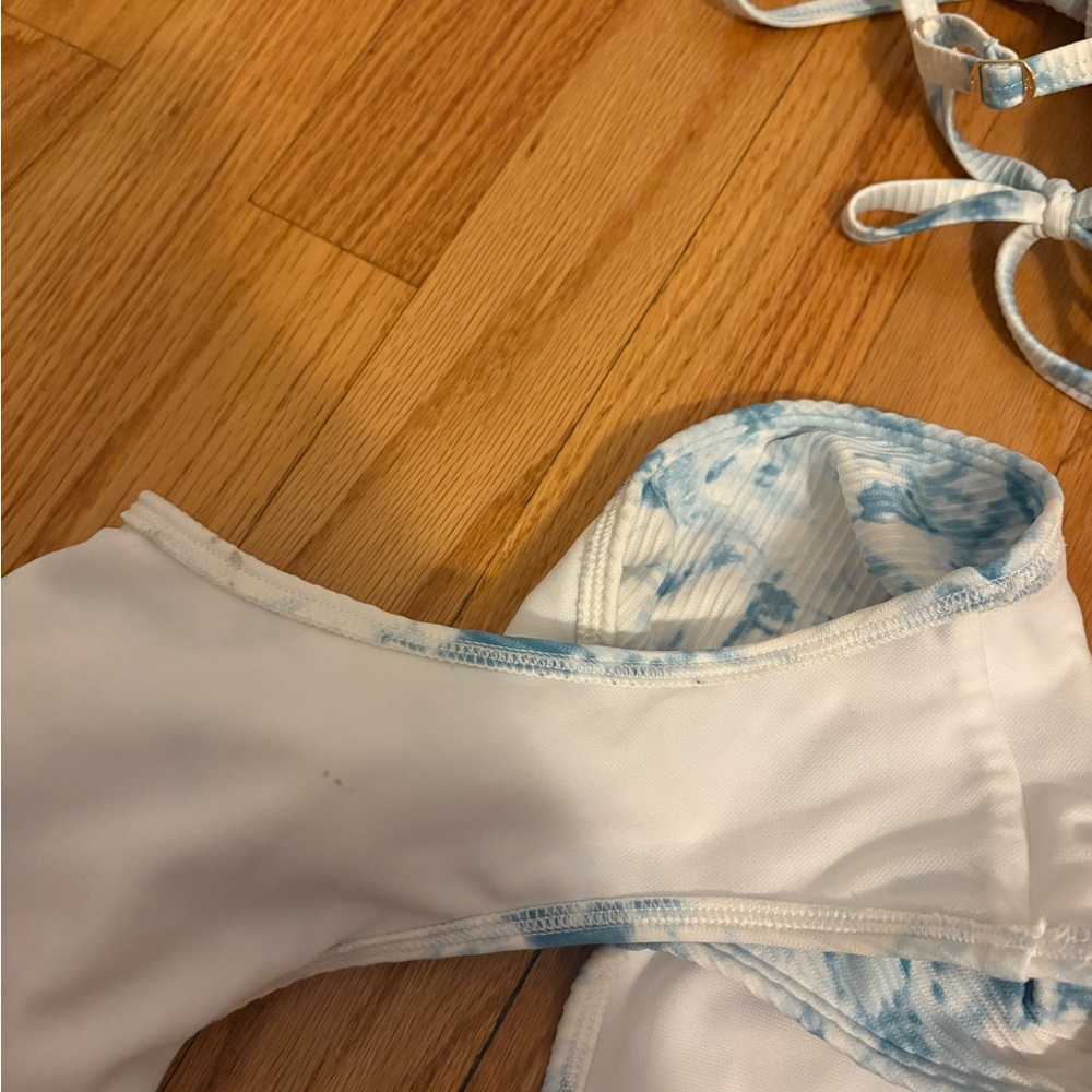 Hollister Bikini Set - Picture 5 of 5